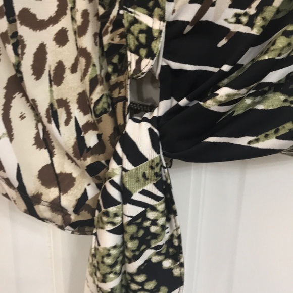 Cache silky cap sleeve blouse plus FREE TOTE! - Picture 4 of 4